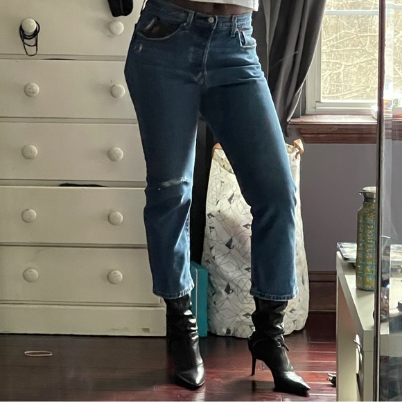 Blue Cropped 501 Levis - Picture 2 of 4